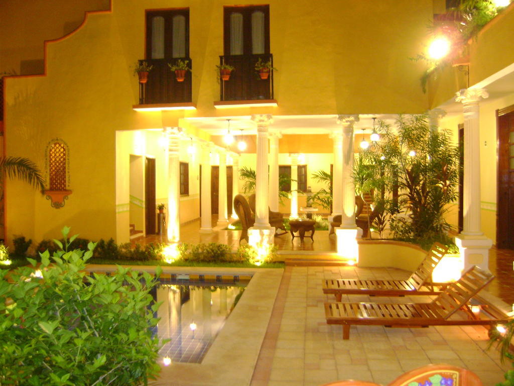 Casa De Las Columnas Merida Exterior photo