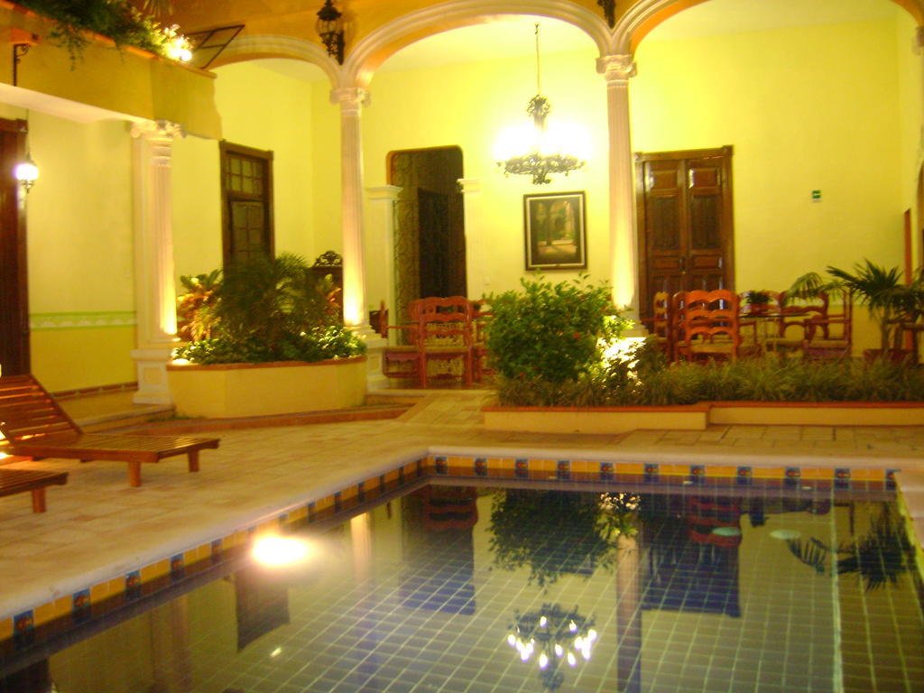 Casa De Las Columnas Merida Exterior photo